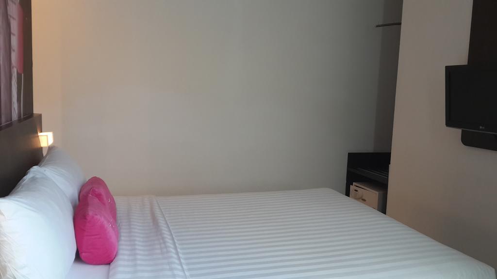 Favehotel Pluit Junction Джакарта Екстериор снимка