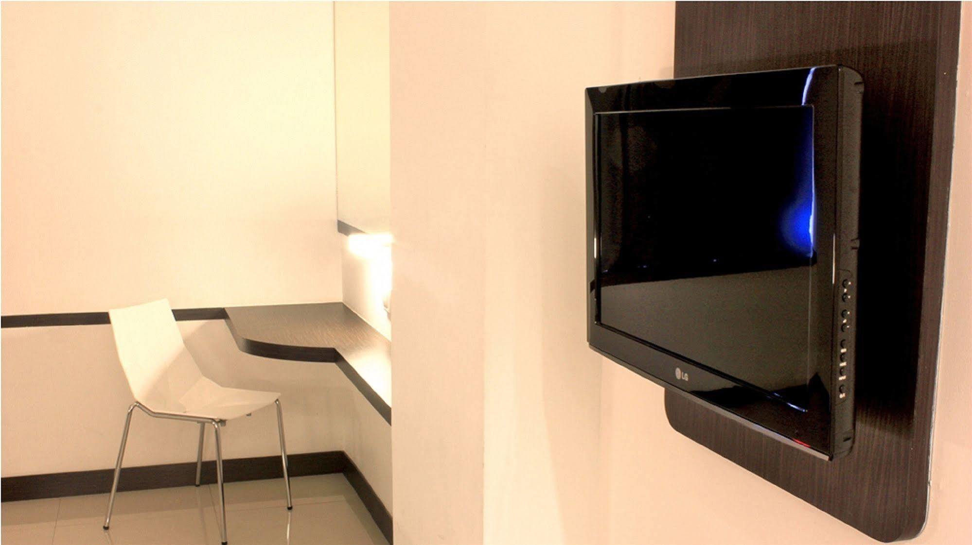 Favehotel Pluit Junction Джакарта Екстериор снимка